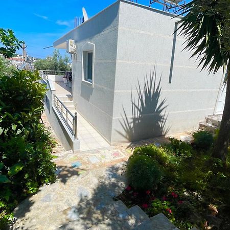 Guesthouse Shehu Ksamil Exterior photo
